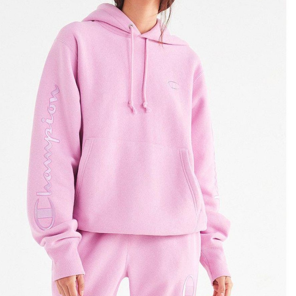 Champion 2017 Limited Edition Pullover Hoodie with Embroidered Sleeves M
